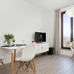 Jantar Design Latarnia Morska קולובז'ג